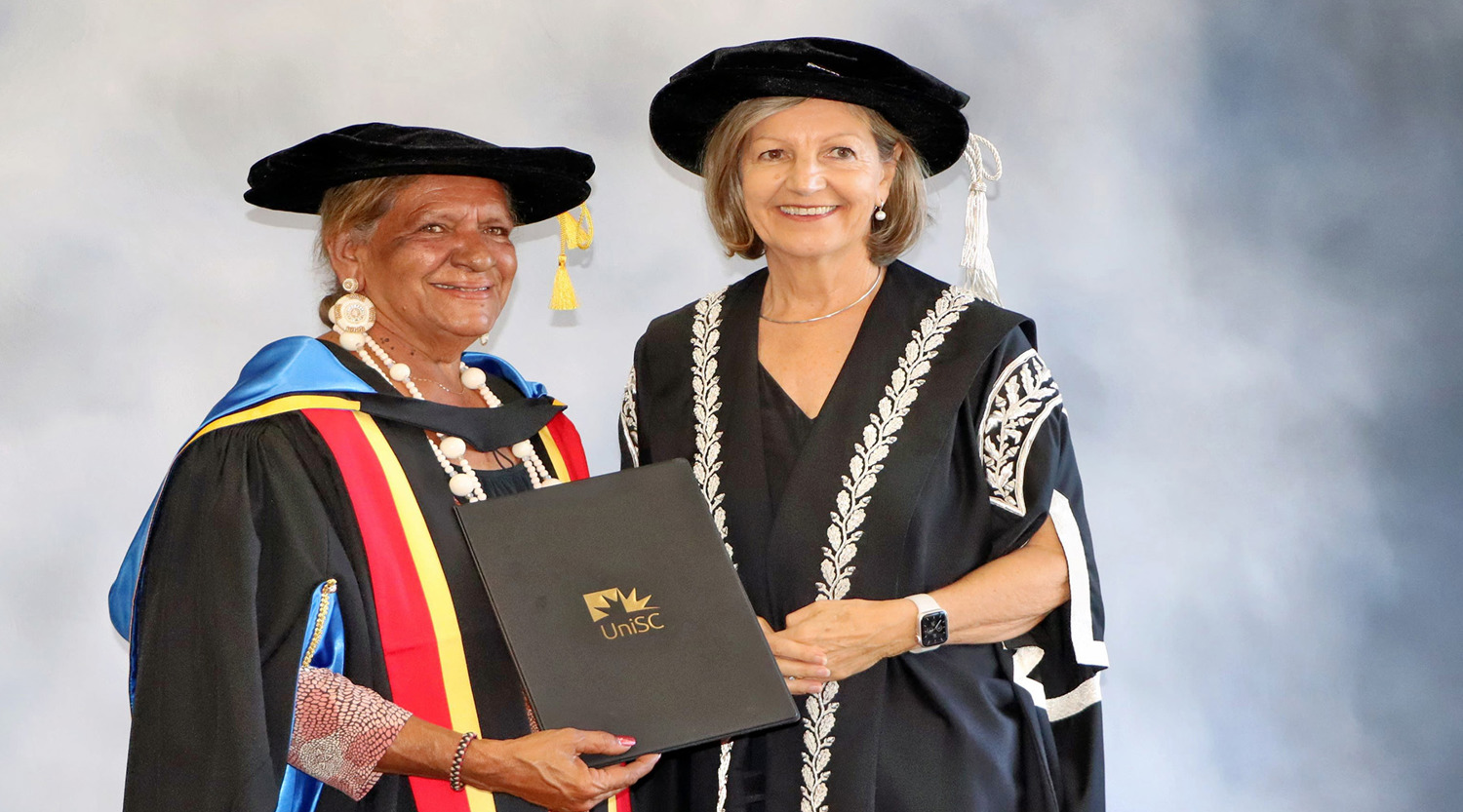 Aunty Joyce Bonner and Professor Helen Bartlett